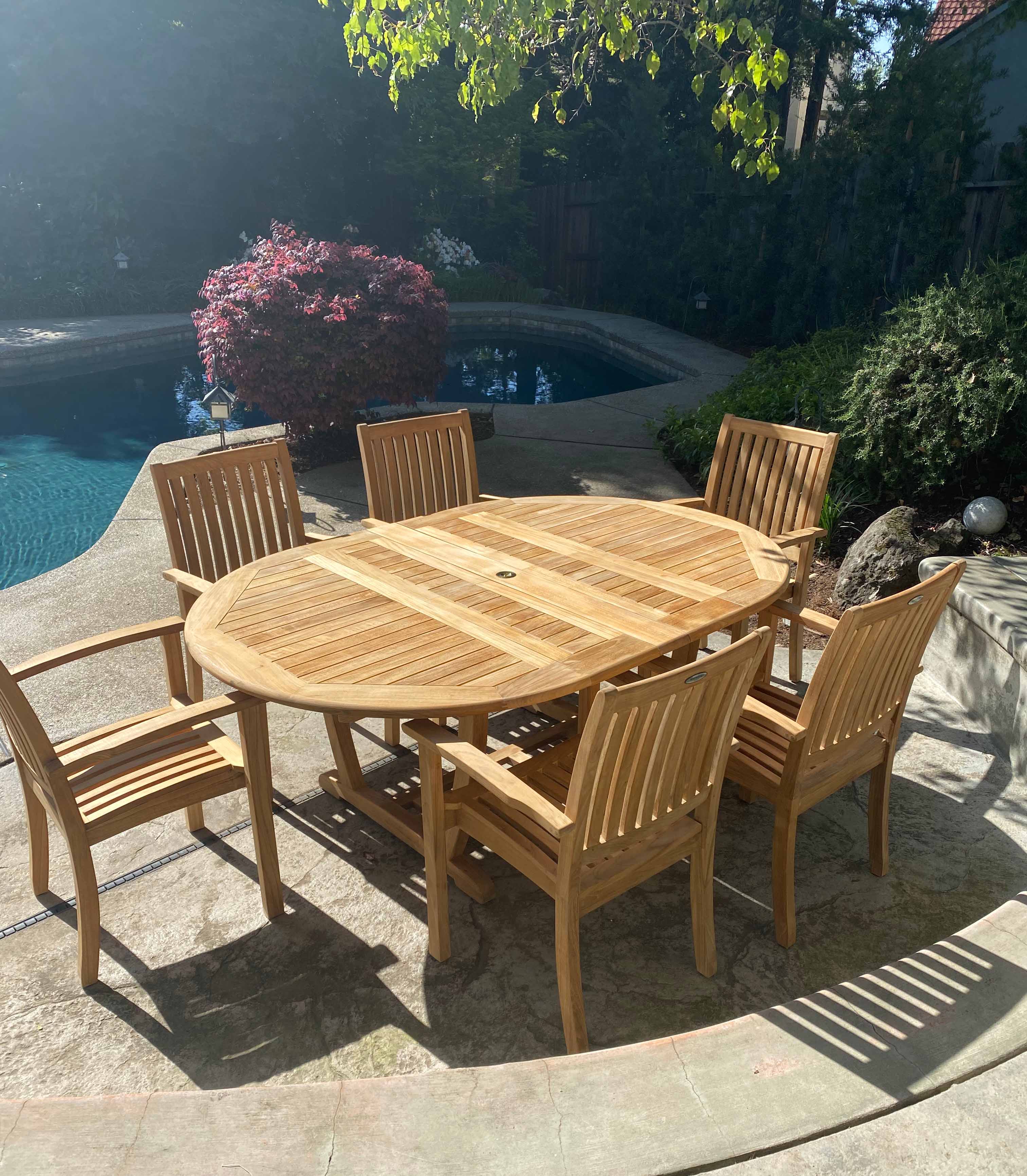 Stacking_Chair_With_Arms