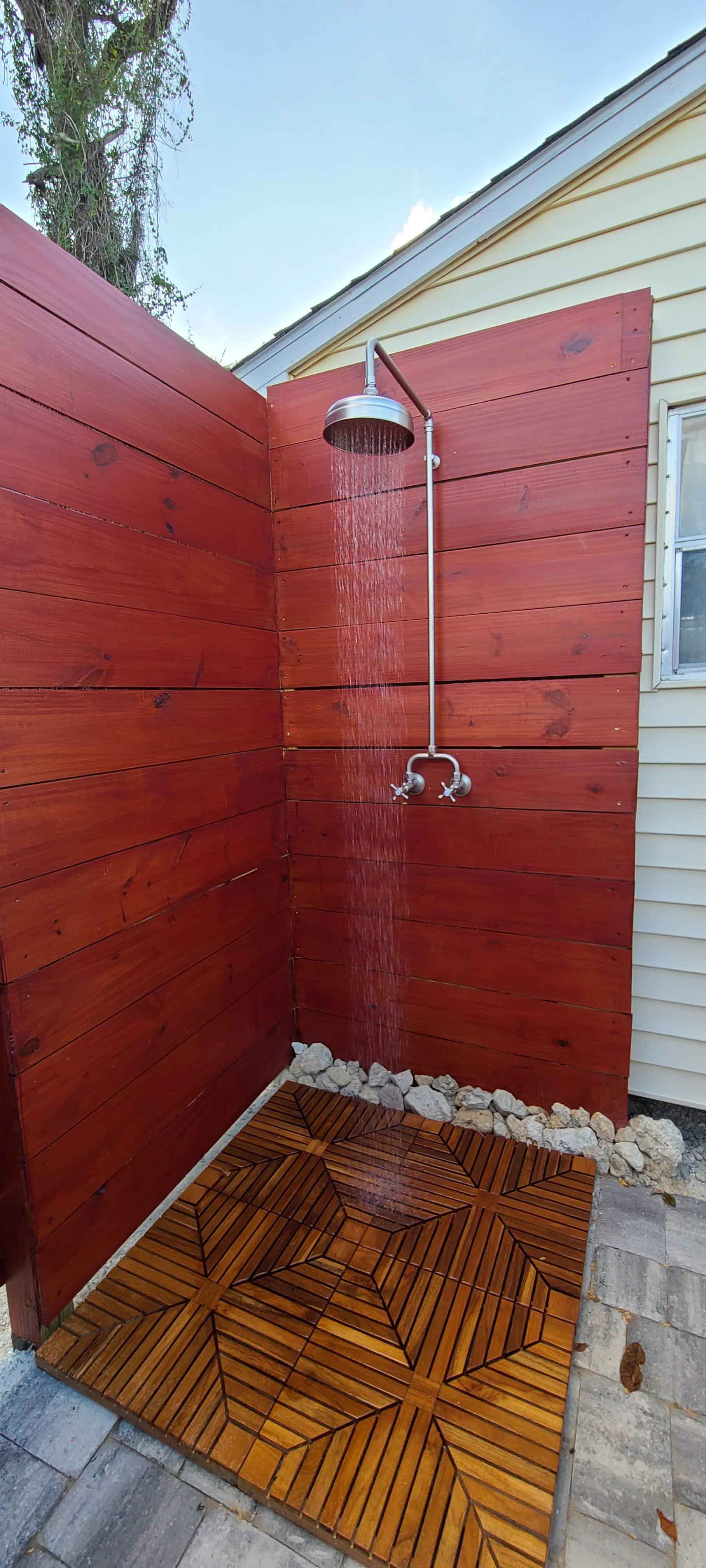 Outdoor-Diamond-Teak-Tiles