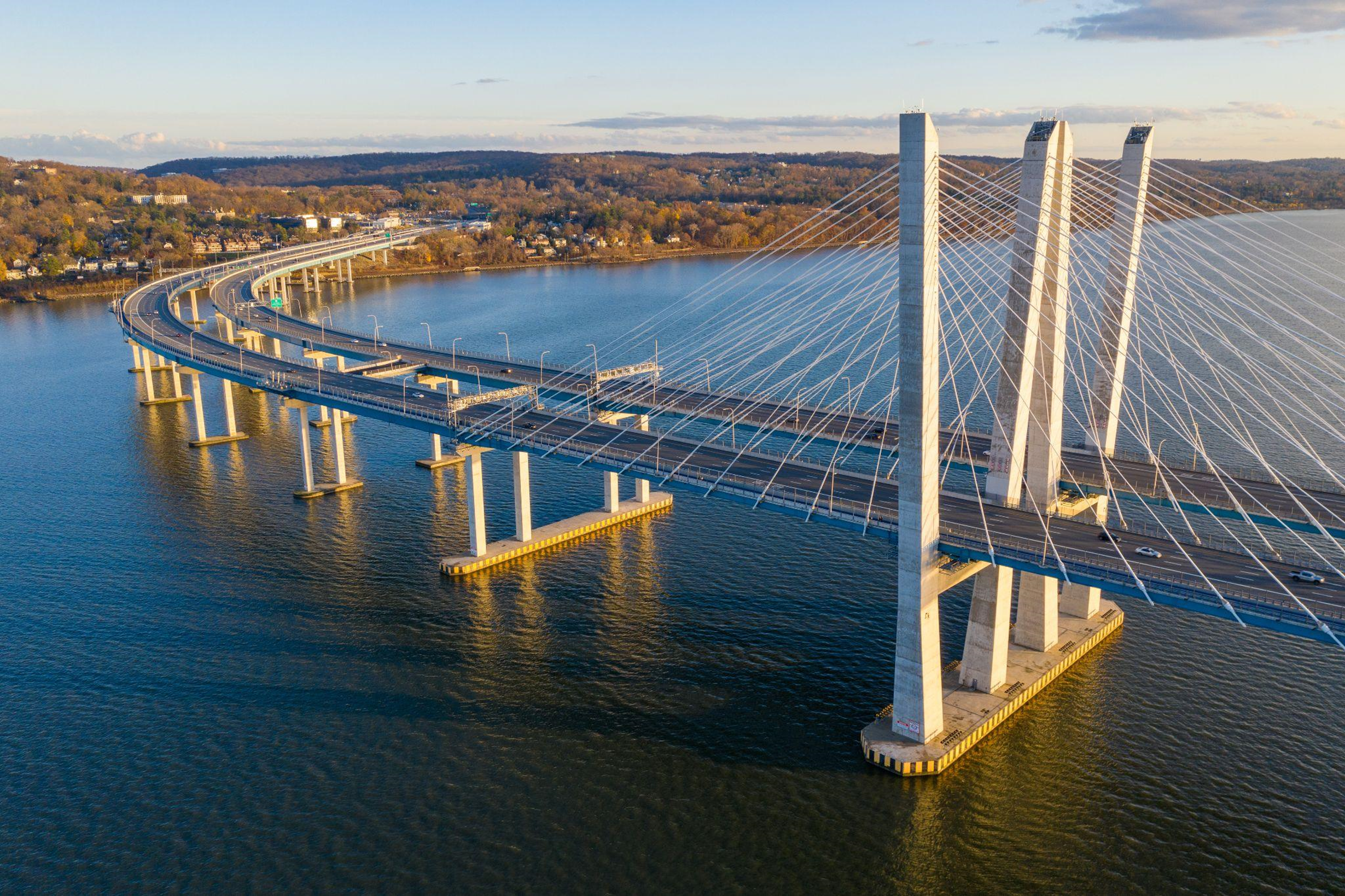 New Zappan Zee Bridge crossing the Hudson River in Westchester County, NY