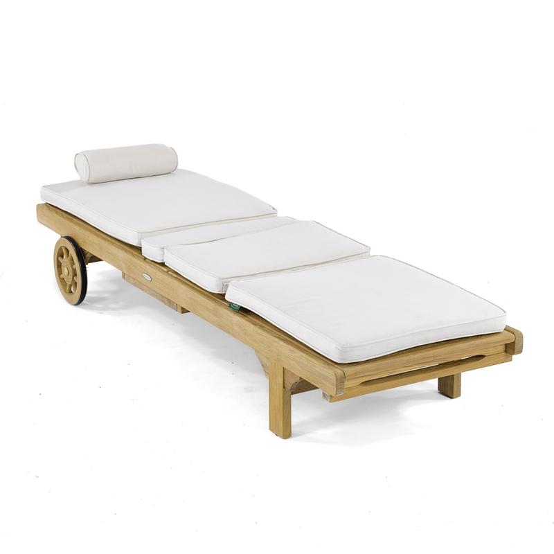 alt="chaise lounger"