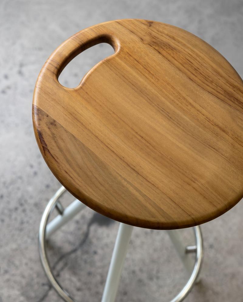 alt="Swivy Swivel Stool - Picture E"